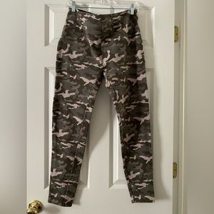 Assets by Spanx Leggings Camouflage Print Shaping Olive Womens Size 1x